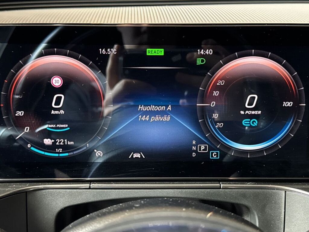 Mercedes-Benz EQC 2021 Musta