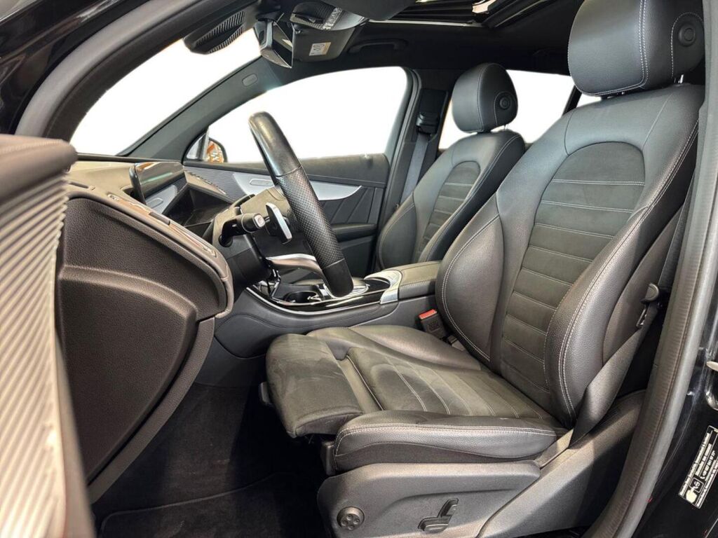 Mercedes-Benz EQC 2021 Musta