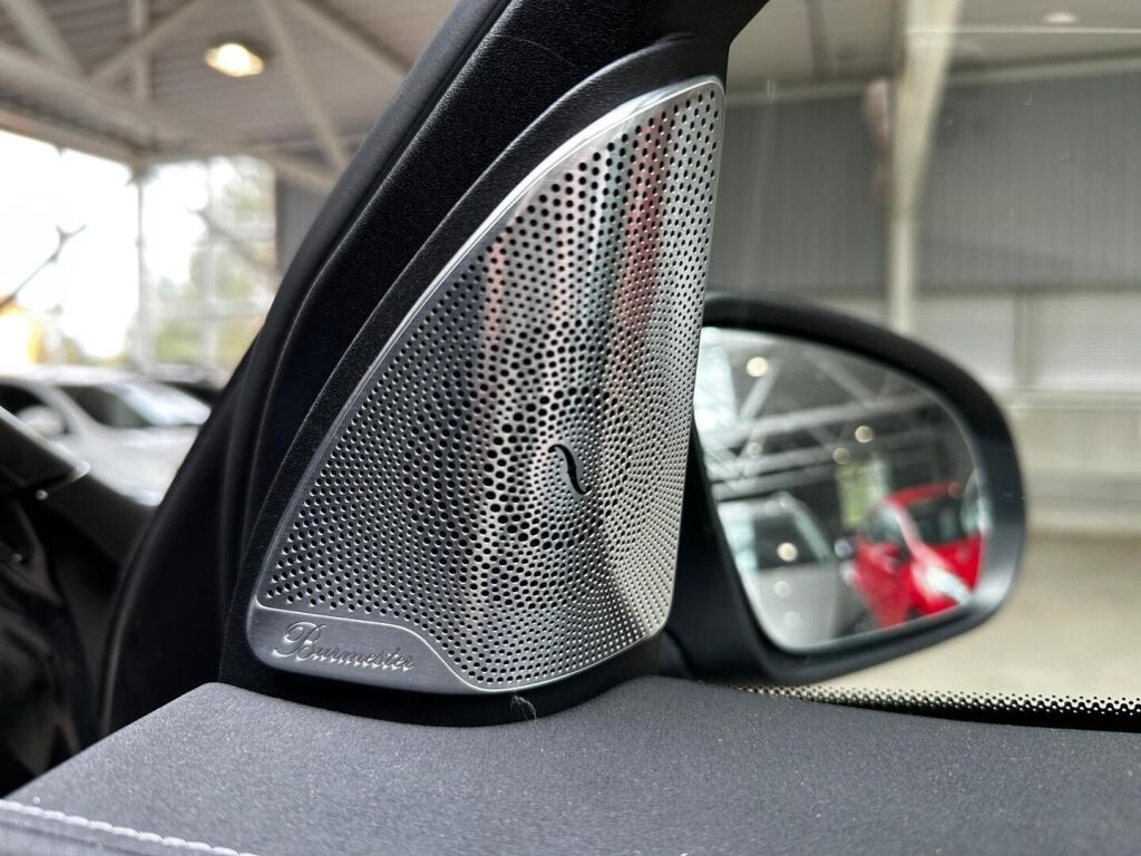 Mercedes-Benz EQC 2021 Musta