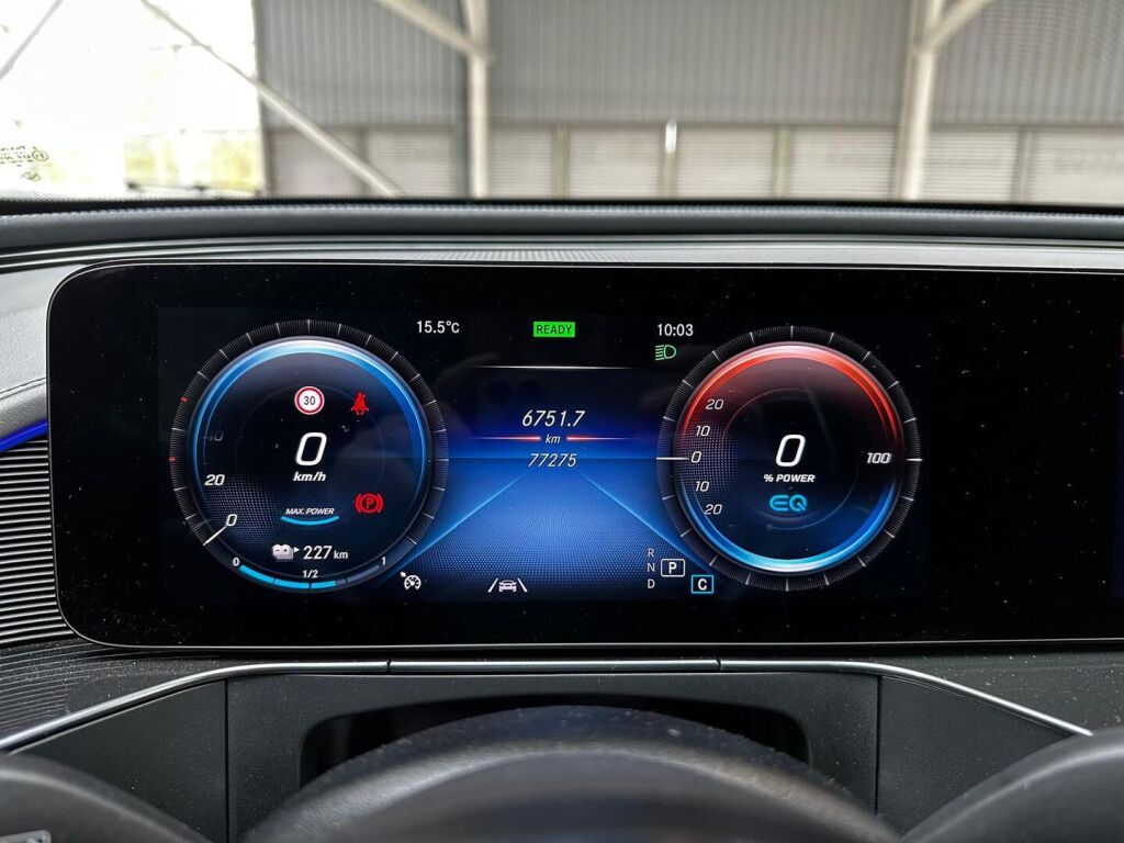 Mercedes-Benz EQC 2021 Musta