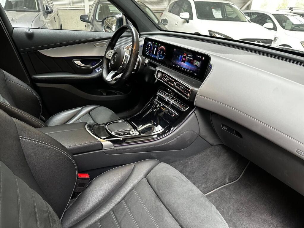 Mercedes-Benz EQC 2021 Musta