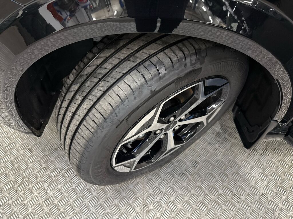 Ford Puma 2025 Musta