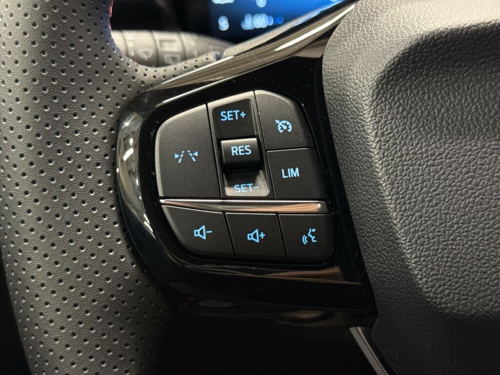 Ford Puma 2025 Musta