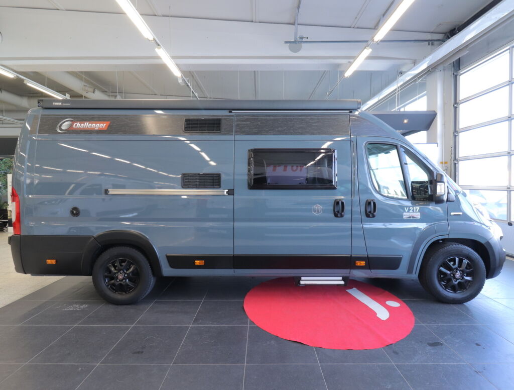 Challenger VANS V217 VIP 2022 Harmaa