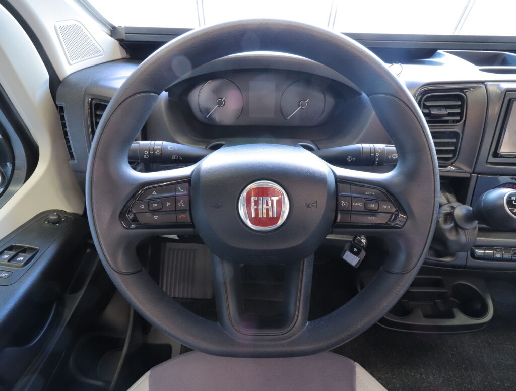 Challenger VANS V217 VIP 2022 Harmaa