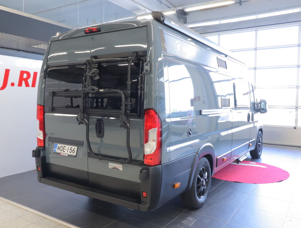 Challenger VANS V217 VIP 2022 Harmaa