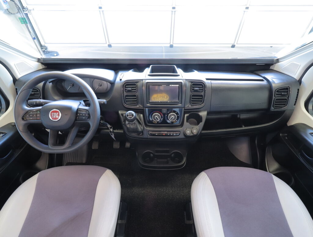 Challenger VANS V217 VIP 2022 Harmaa