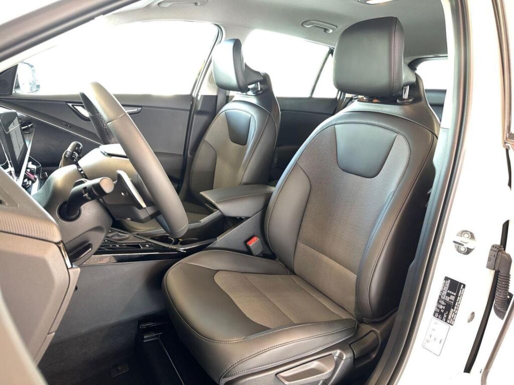 Kia Niro 2025 Valkoinen