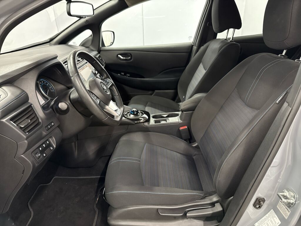 Nissan Leaf 2021 Harmaa