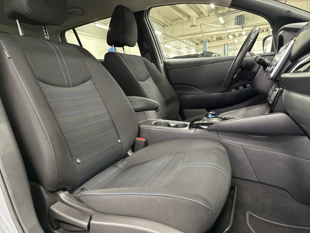 Nissan Leaf 2021 Harmaa