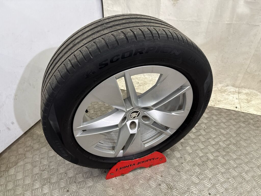 Skoda Enyaq 2022 Moon White metallic