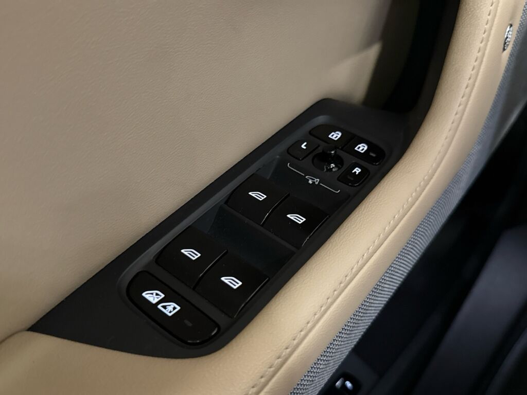 Polestar 2 2023 Snow