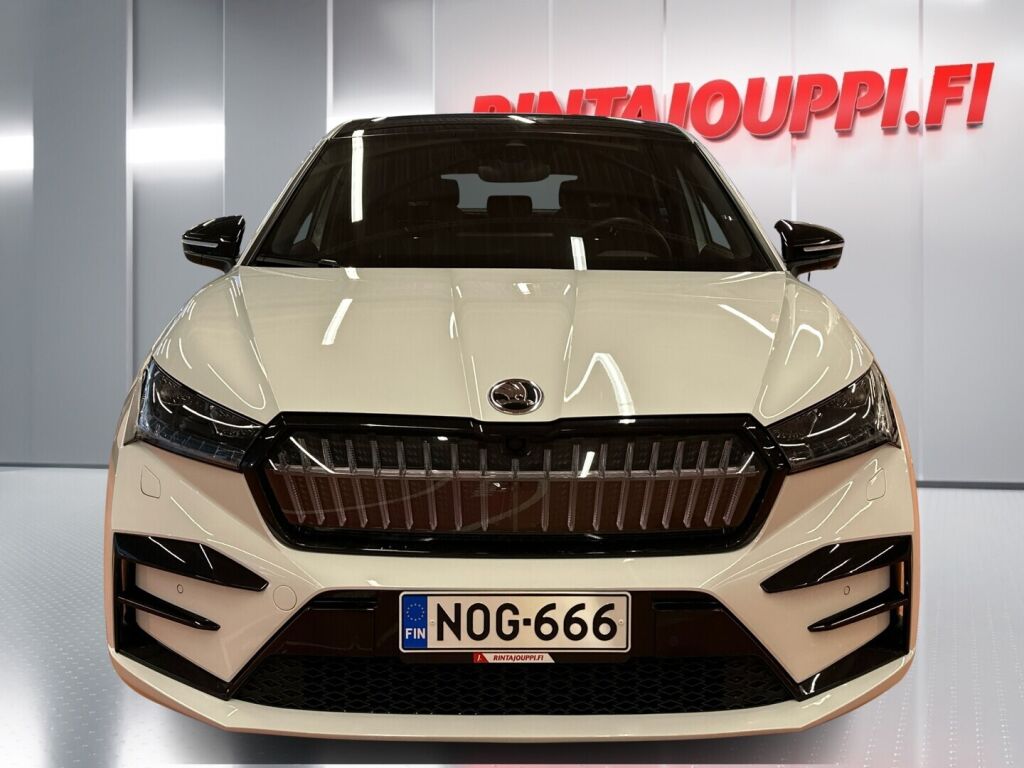 Skoda Enyaq 2023 Valkoinen