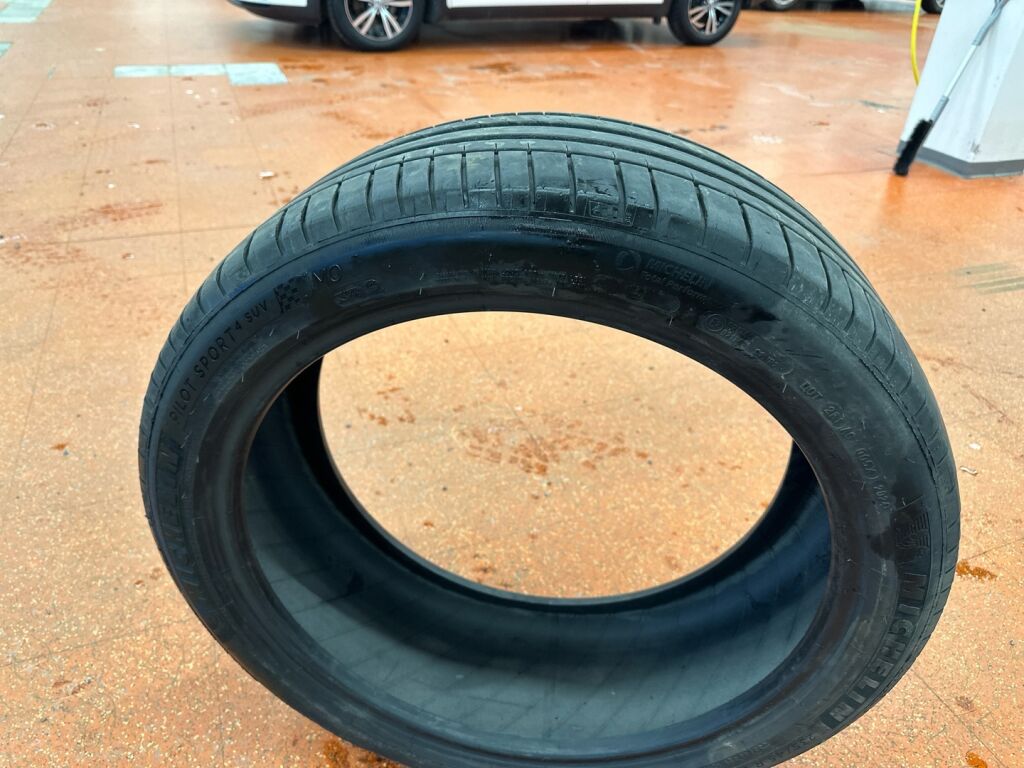 Skoda Enyaq 2023 Valkoinen