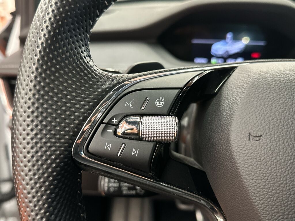 Skoda Enyaq 2023 Valkoinen