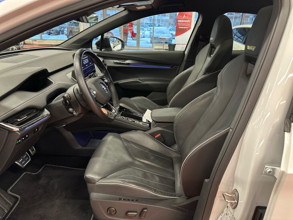 Skoda Enyaq 2023 Valkoinen