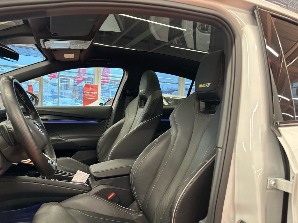 Skoda Enyaq 2023 Valkoinen