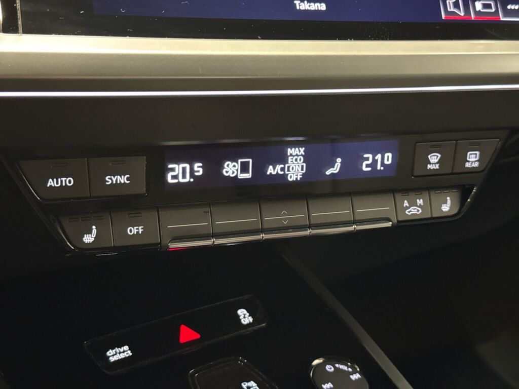 Audi Q4 e-tron 2021 Musta