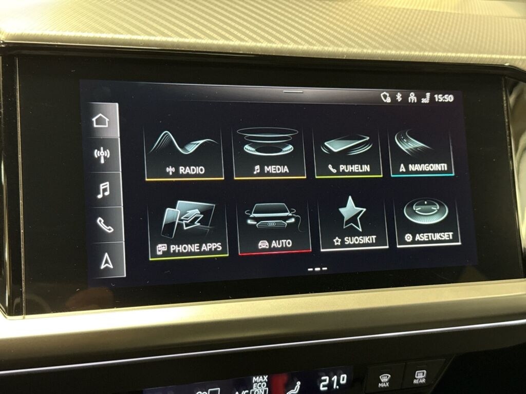 Audi Q4 e-tron 2021 Musta