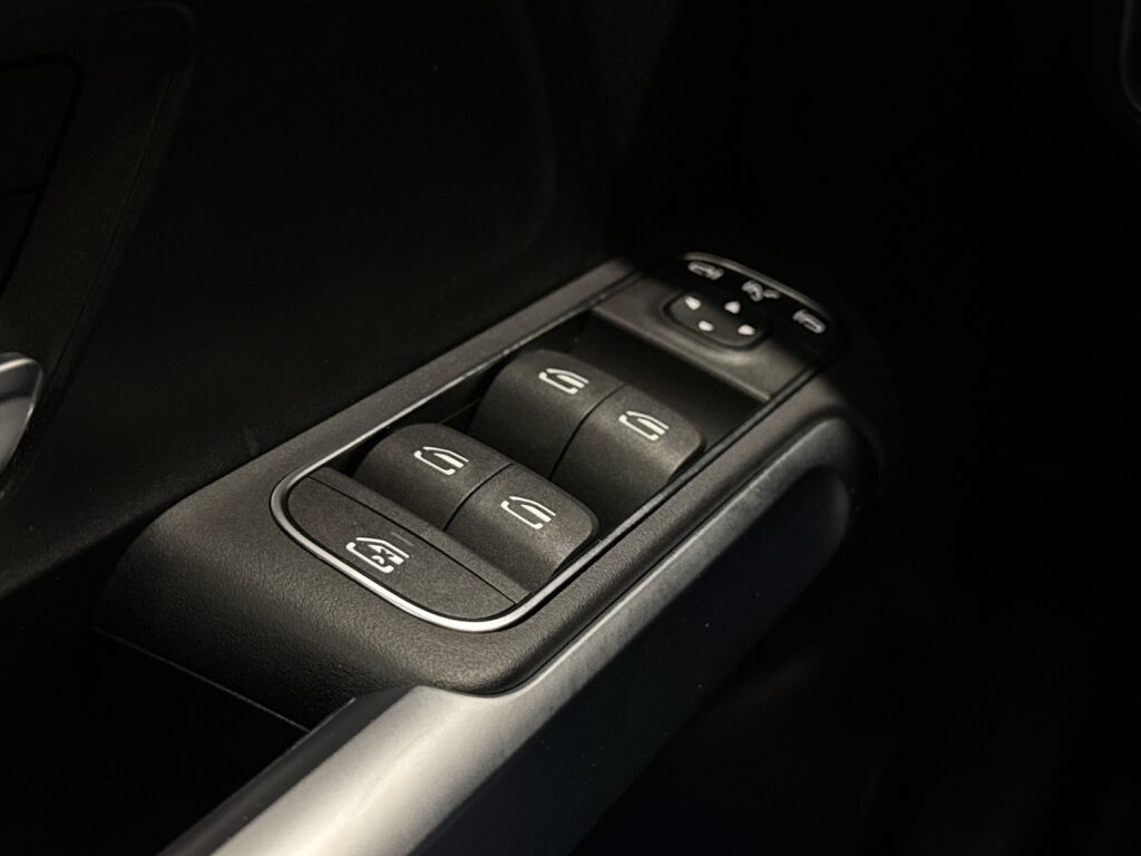 Mercedes-Benz EQB 2023 