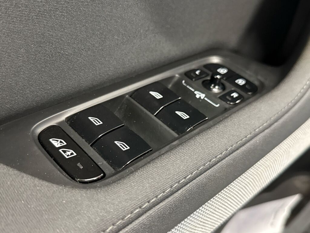 Polestar 2 2022 Harmaa