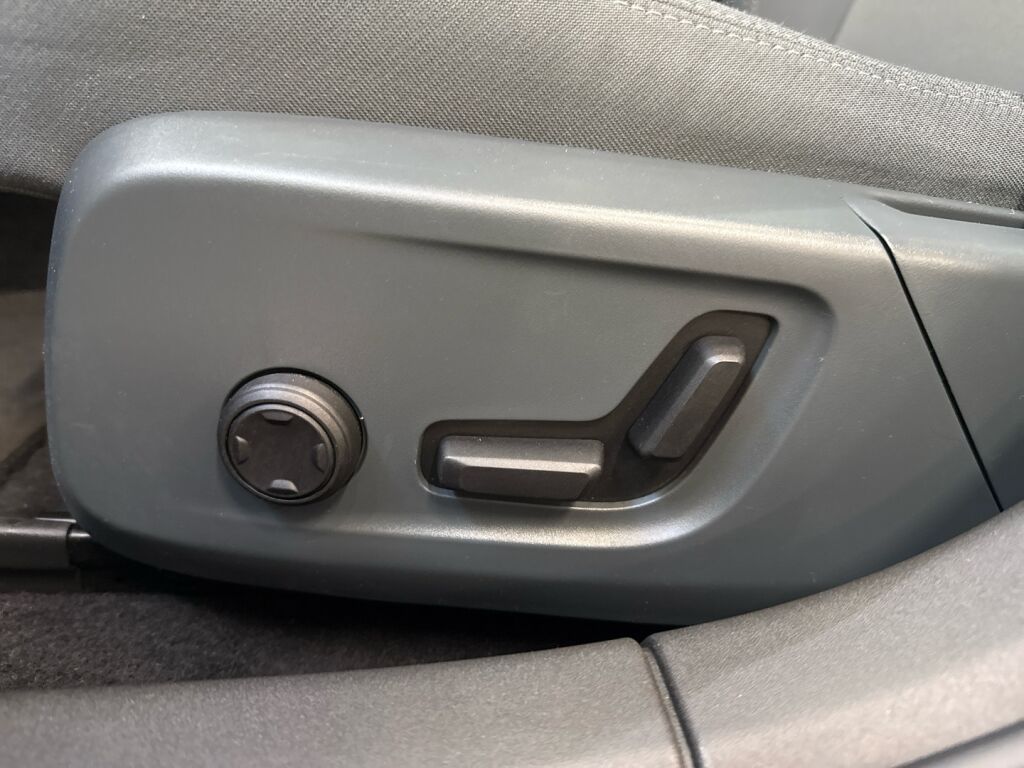 Polestar 2 2022 Harmaa