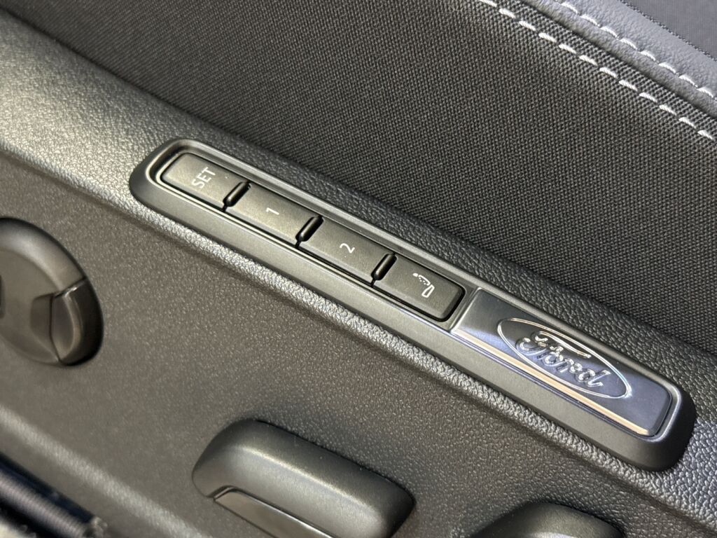 Ford Explorer 2026 Harmaa