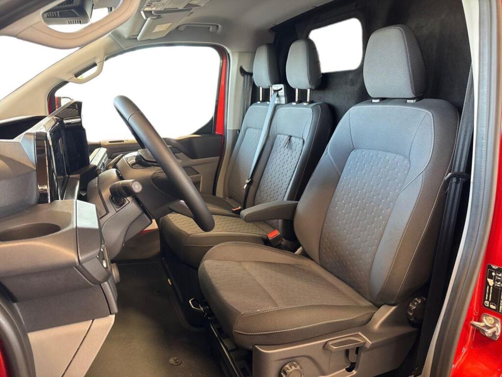 Ford Transit Custom 2026 Artisan Red