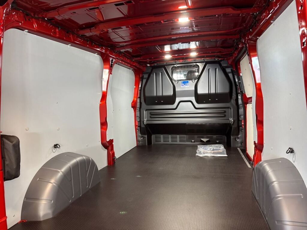 Ford Transit Custom 2026 Artisan Red