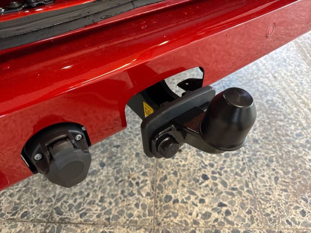 Ford Transit Custom 2026 Artisan Red