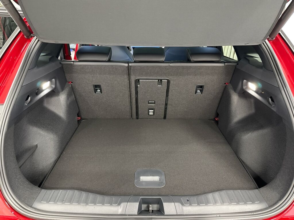 Ford Explorer 2026 Punainen