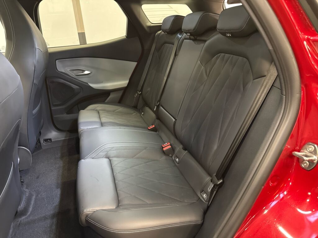 Ford Explorer 2026 Punainen