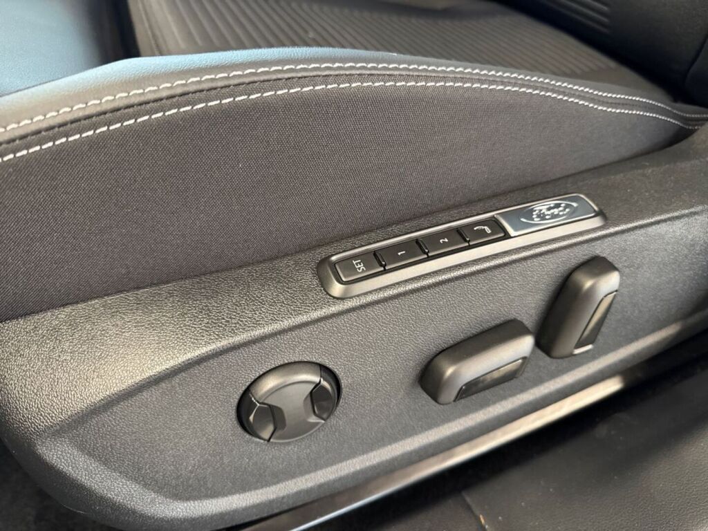 Ford Explorer 2026 Agate Black