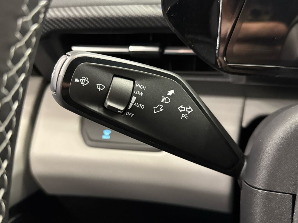 Ford Capri 2025 Punainen