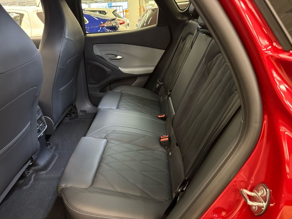 Ford Capri 2025 Punainen