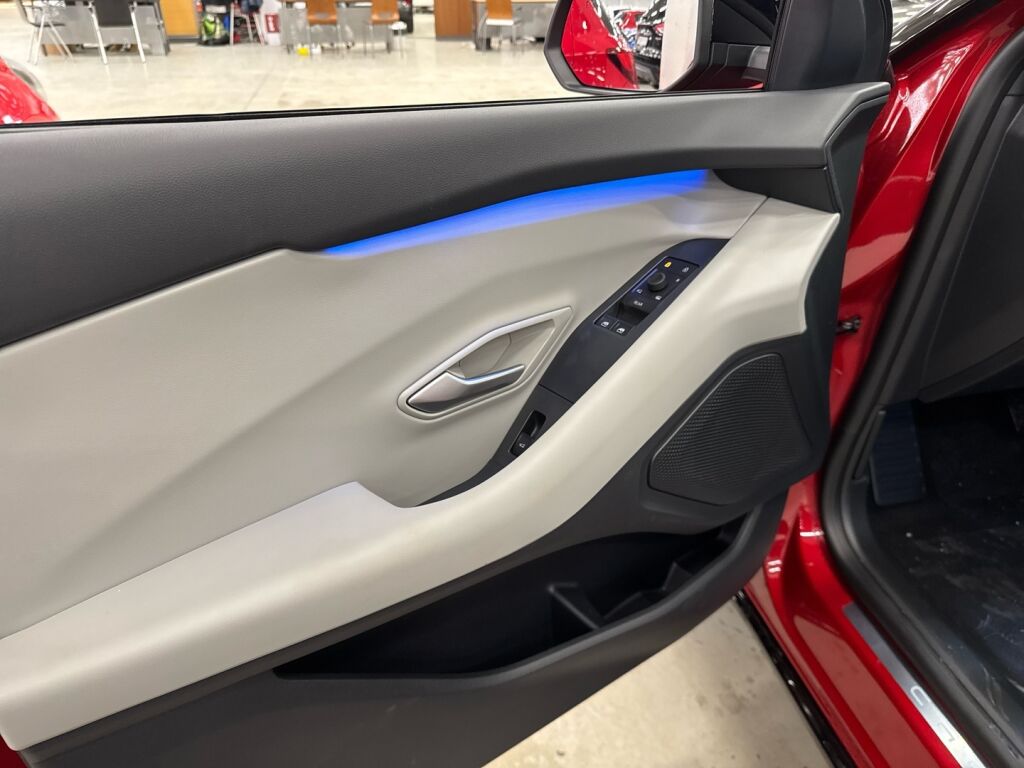 Ford Capri 2025 Punainen