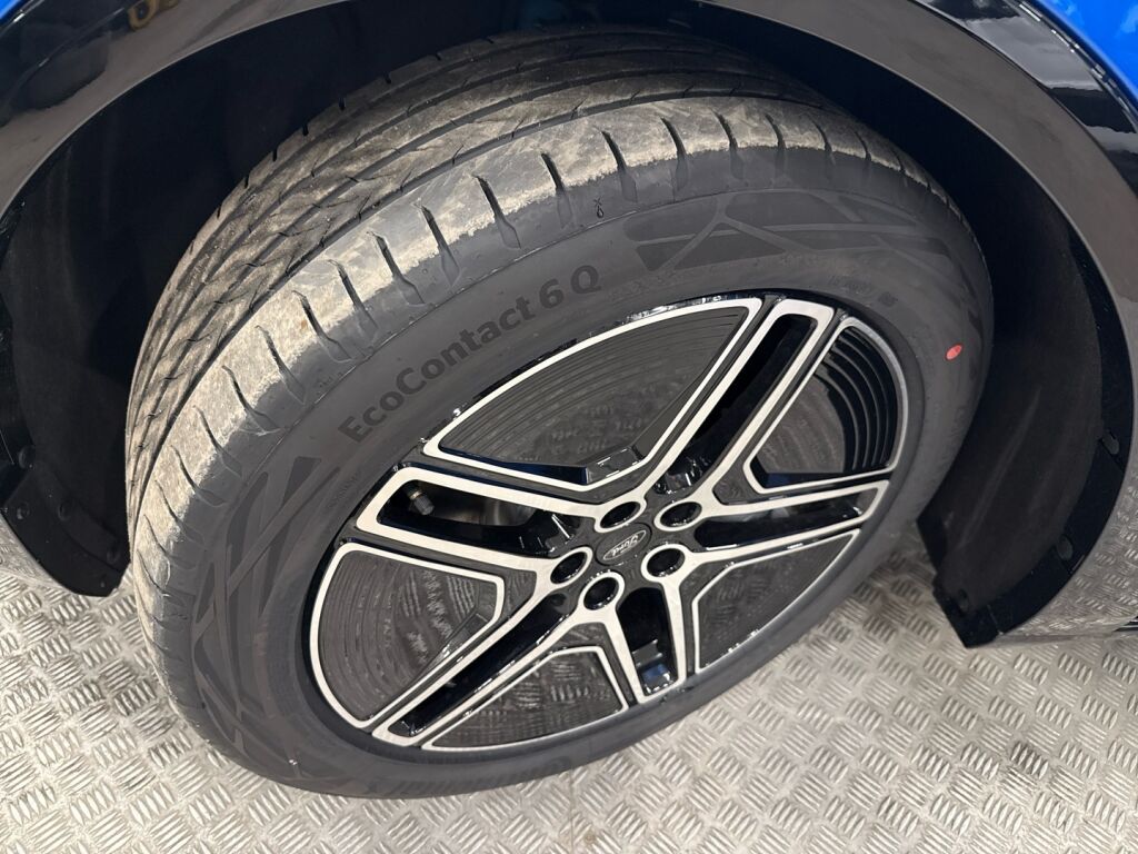 Ford Capri 2026 Sininen