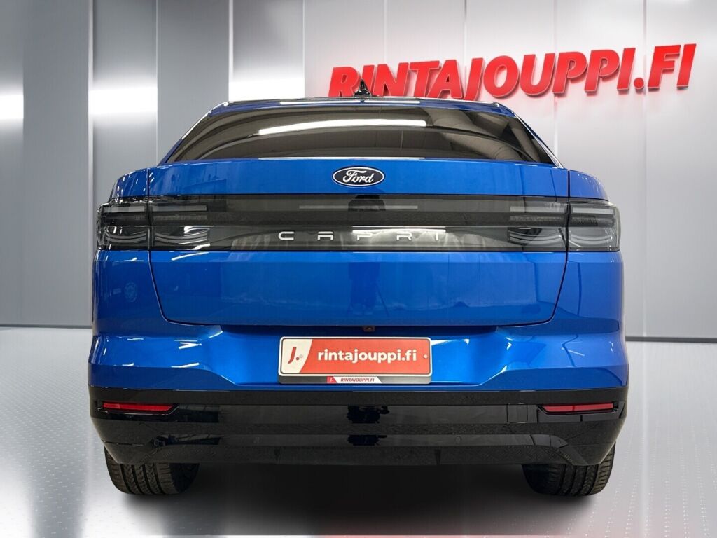 Ford Capri 2026 Sininen