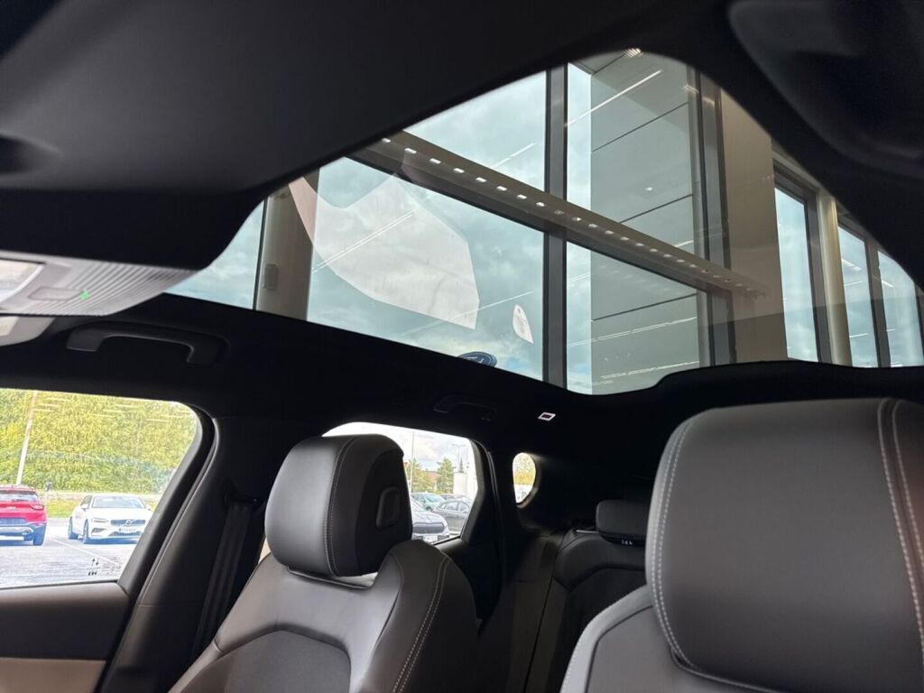 Ford Capri 2026 Sininen