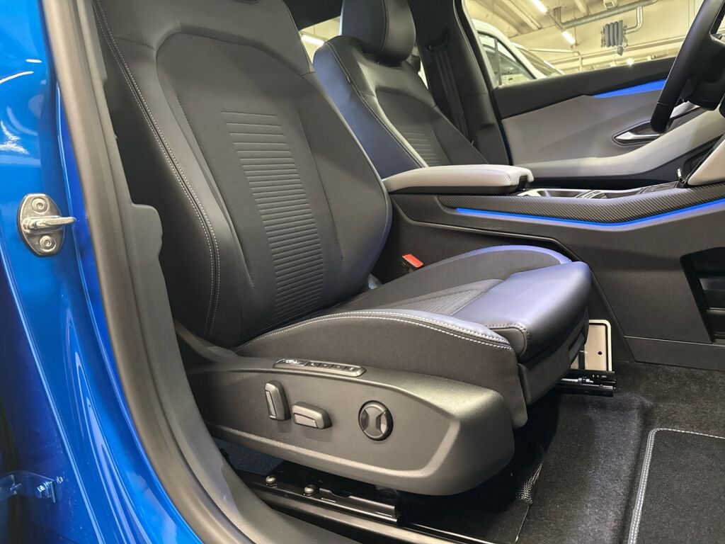 Ford Capri 2026 Sininen