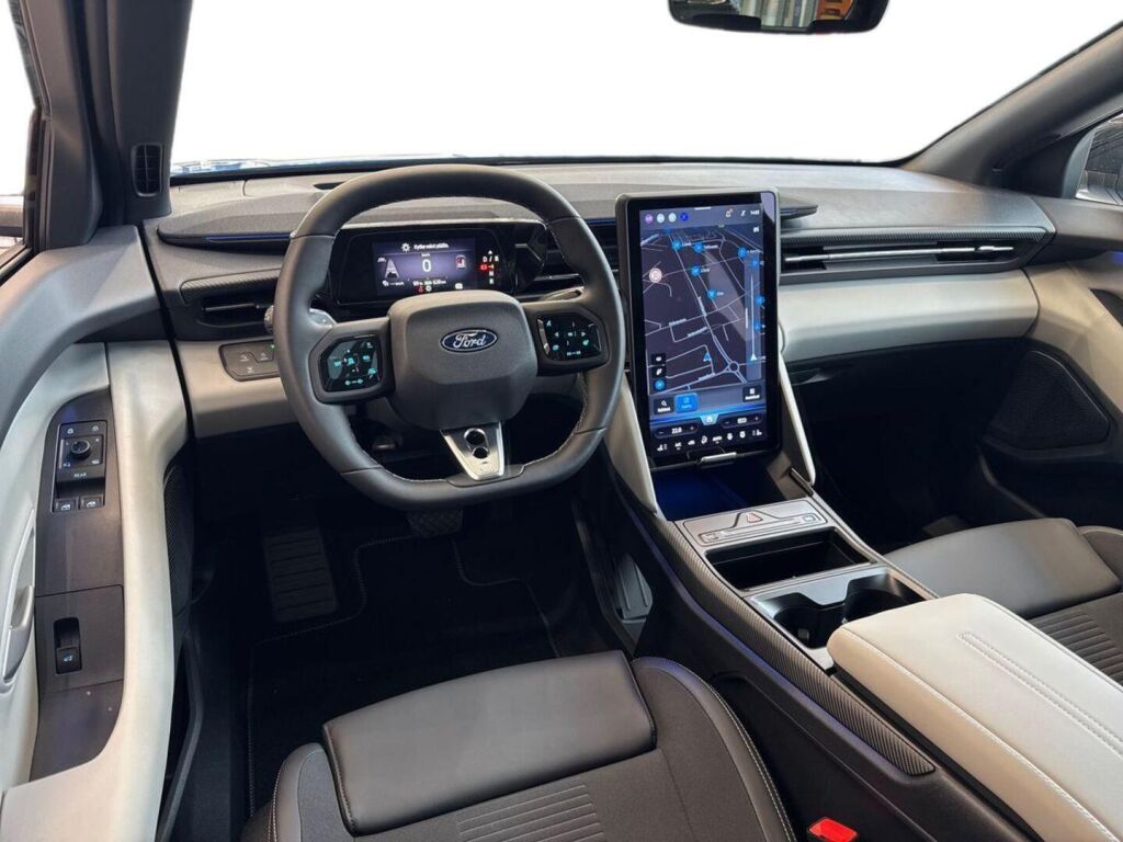 Ford Capri 2026 Sininen