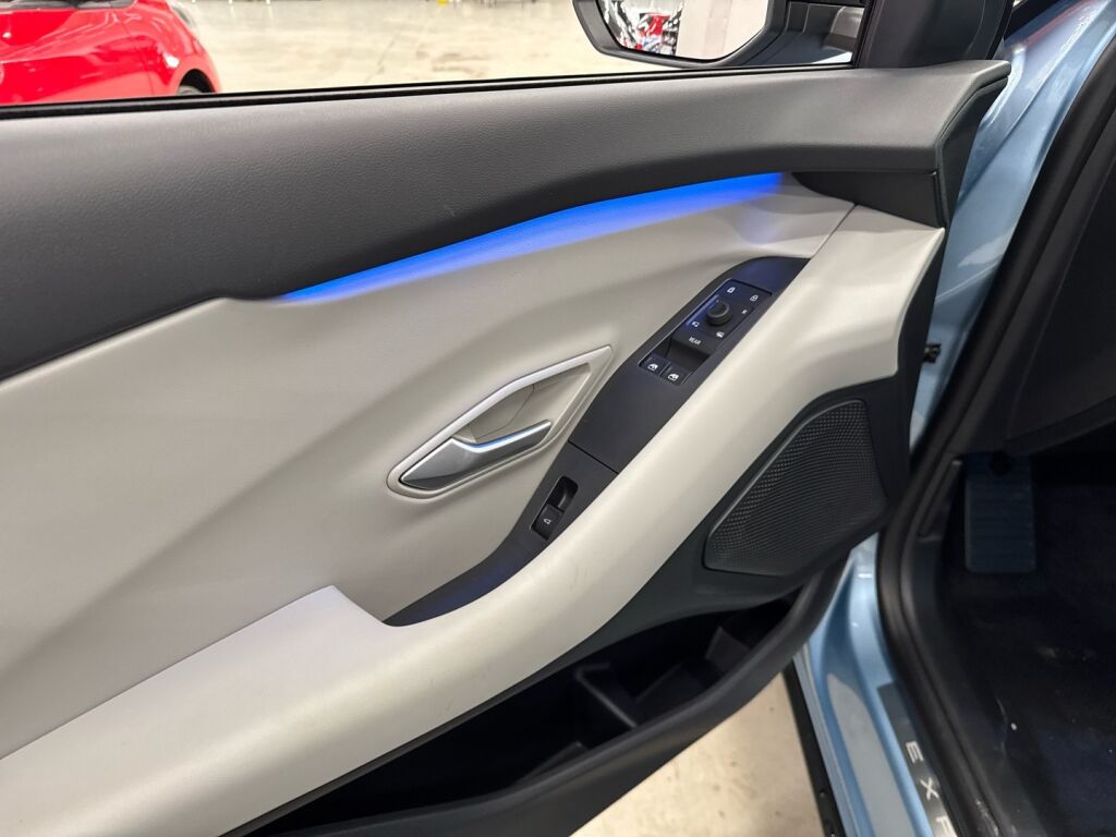 Ford Explorer 2026 Sininen