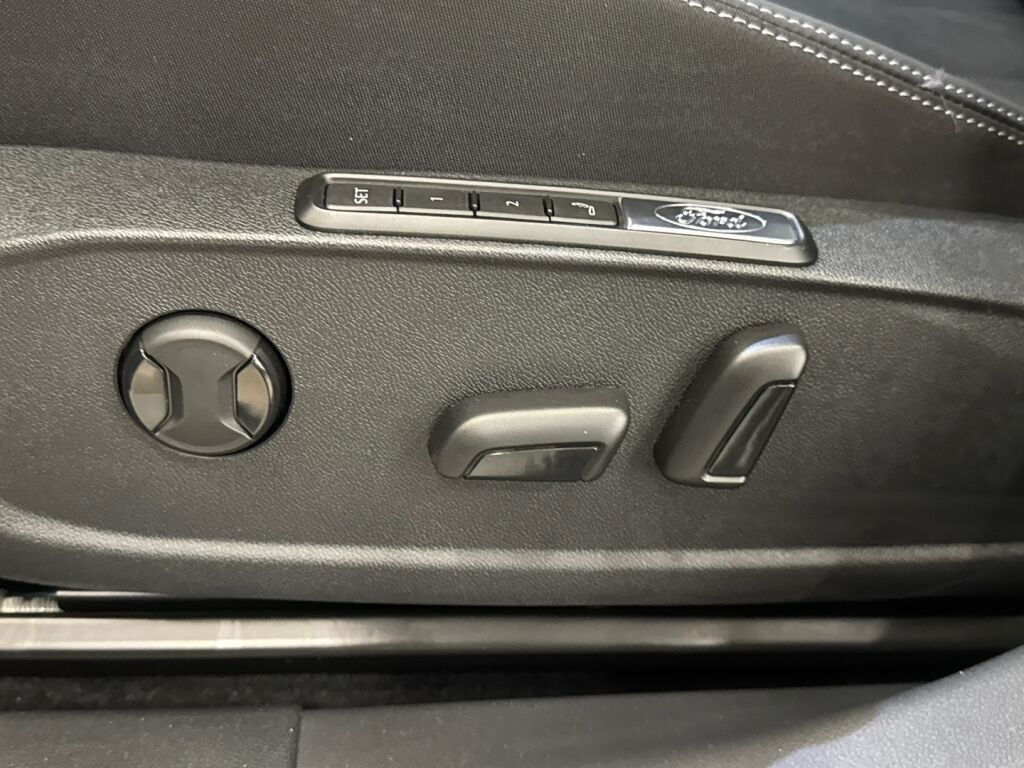 Ford Explorer 2026 Sininen