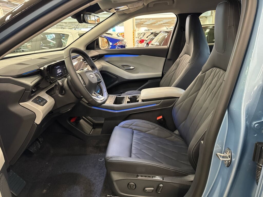 Ford Explorer 2026 Sininen