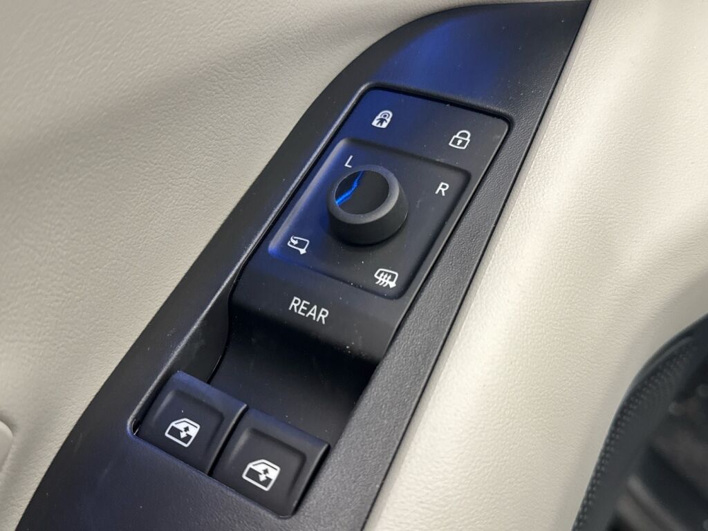 Ford Explorer 2026 Musta