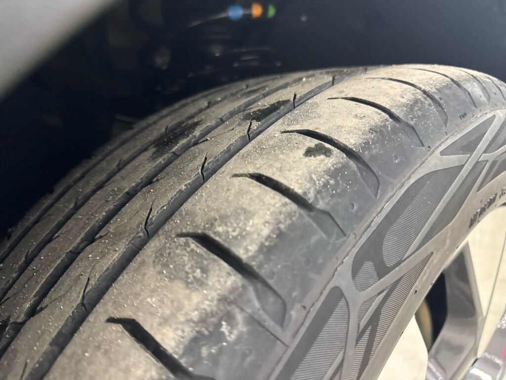 Ford Explorer 2026 Musta