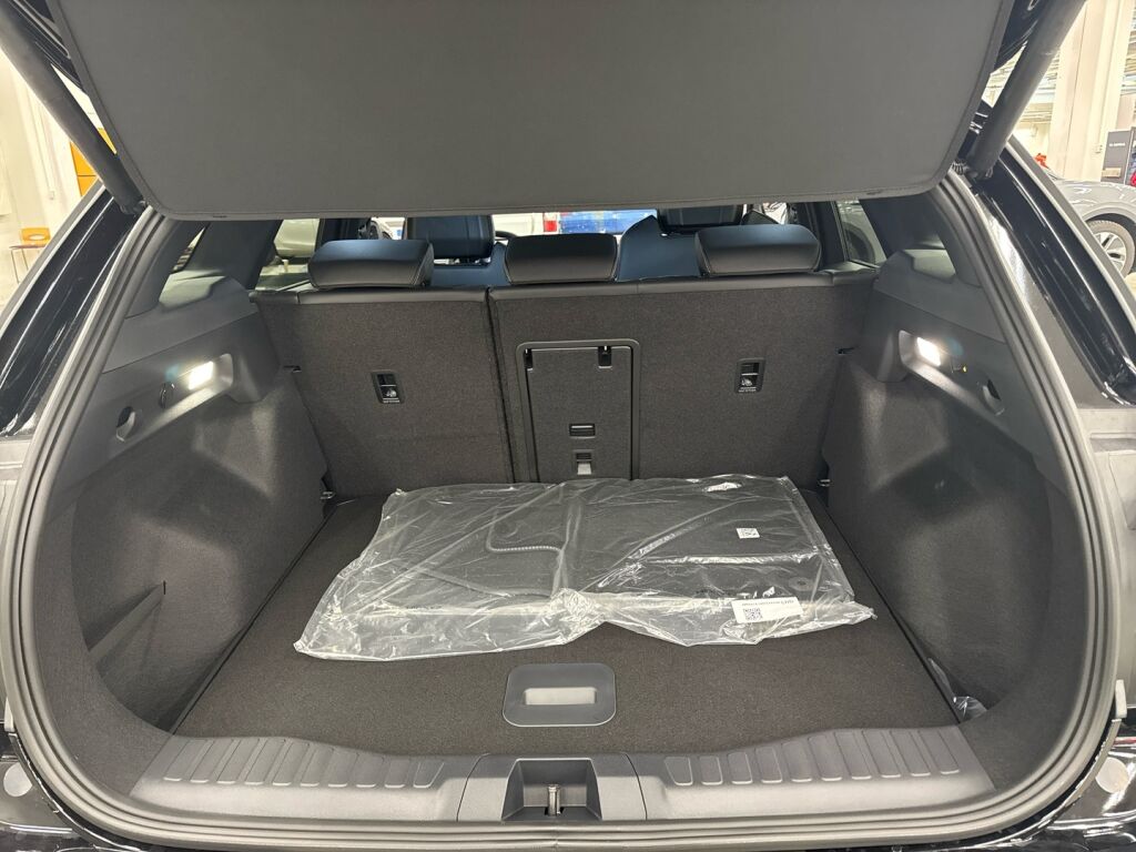 Ford Explorer 2026 Musta