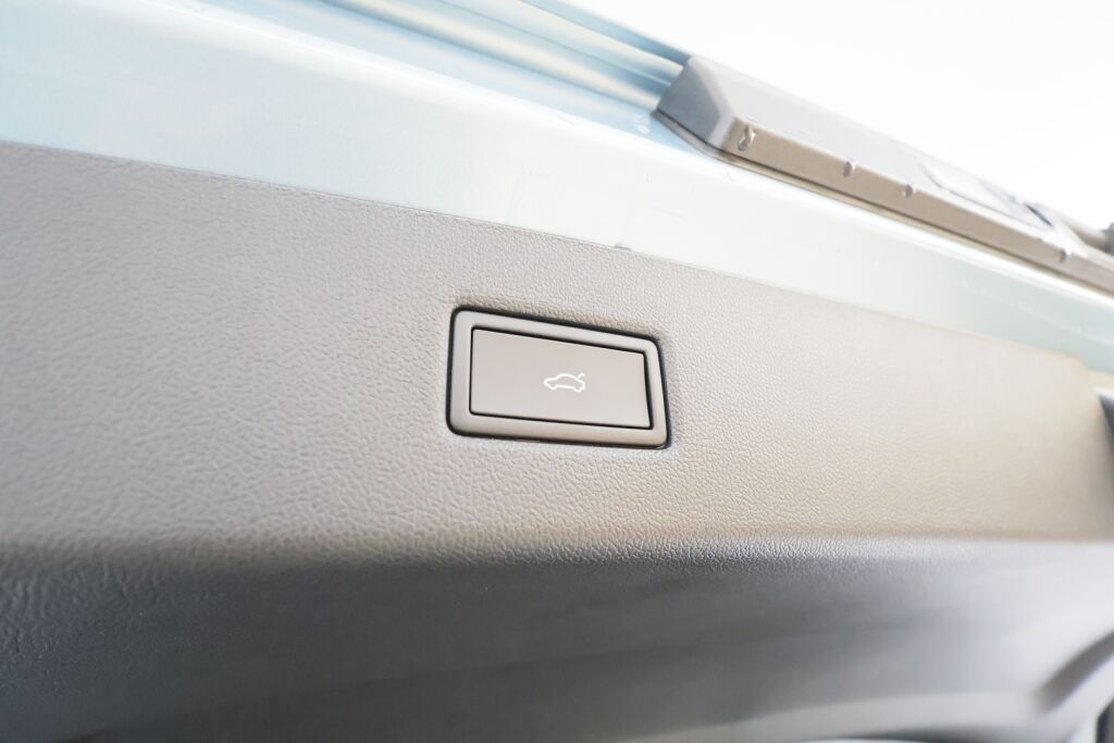 Ford Explorer 2026 Sininen