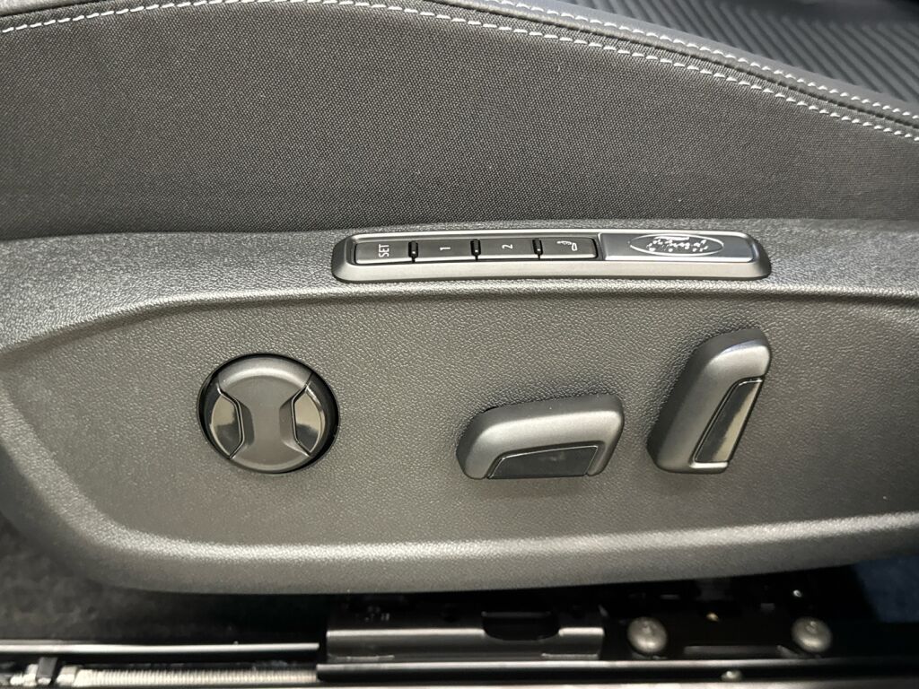 Ford Explorer 2026 Sininen