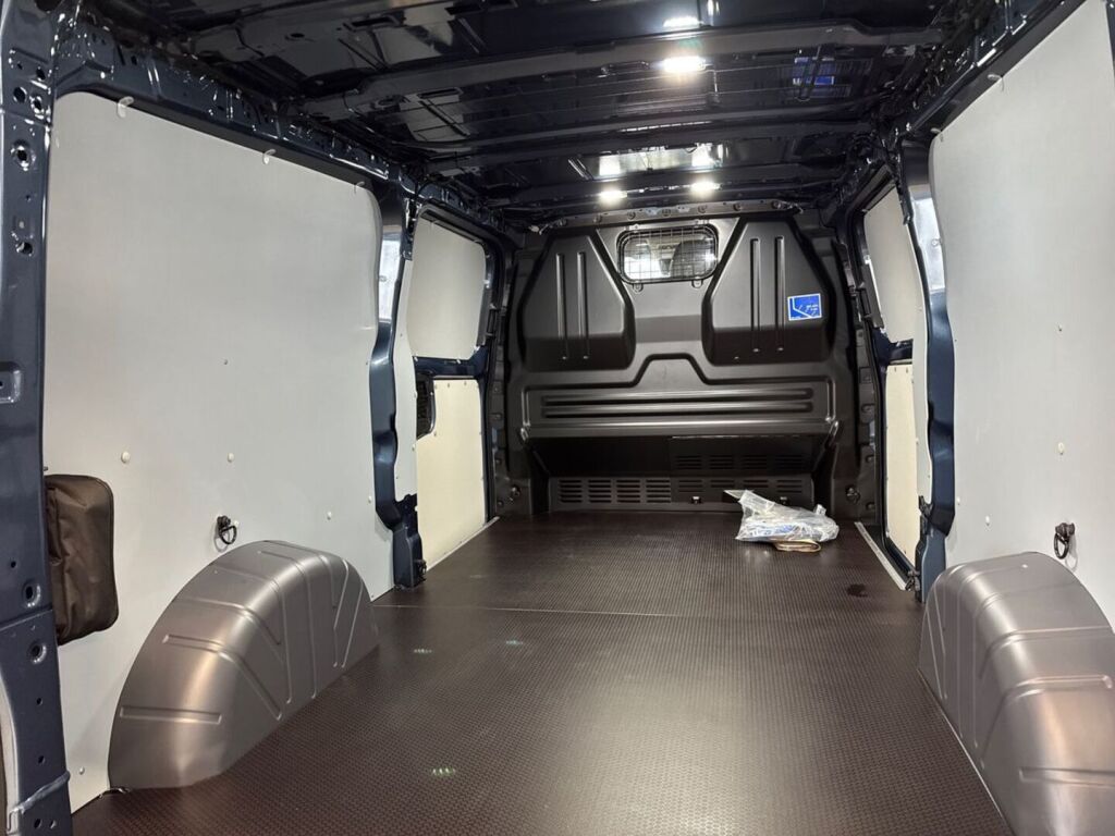 Ford Transit Custom 2026 Chrome Blue